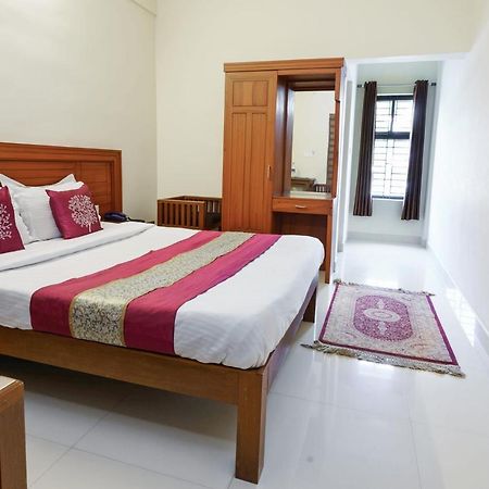 Oyo 9404 Hotel White Fort Манантавади Екстериор снимка