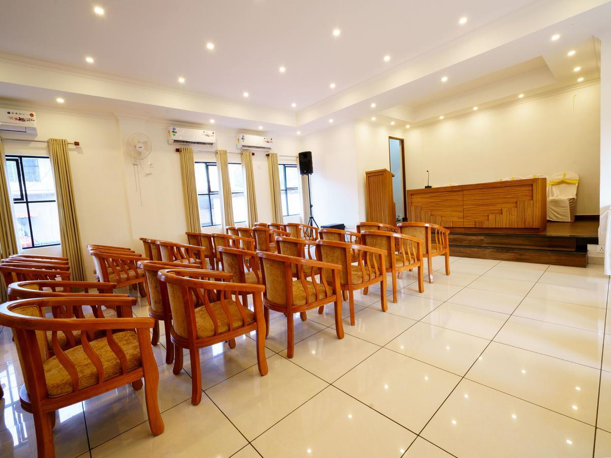 Oyo 9404 Hotel White Fort Манантавади Екстериор снимка