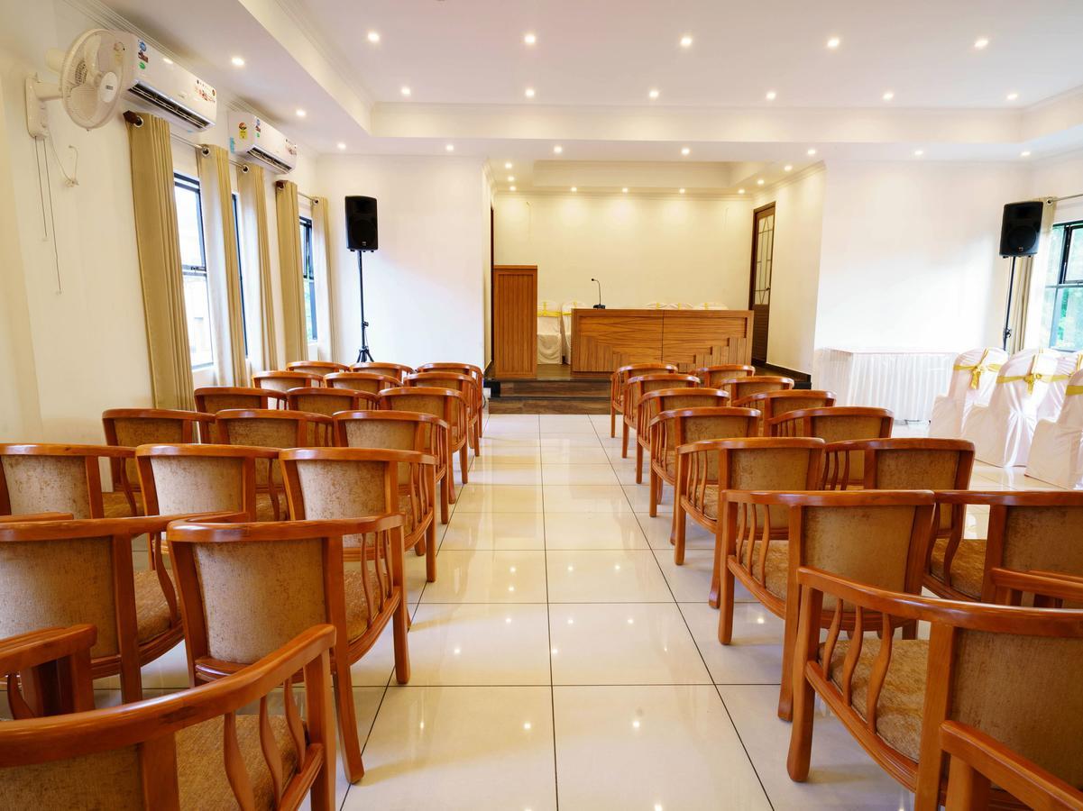 Oyo 9404 Hotel White Fort Манантавади Екстериор снимка