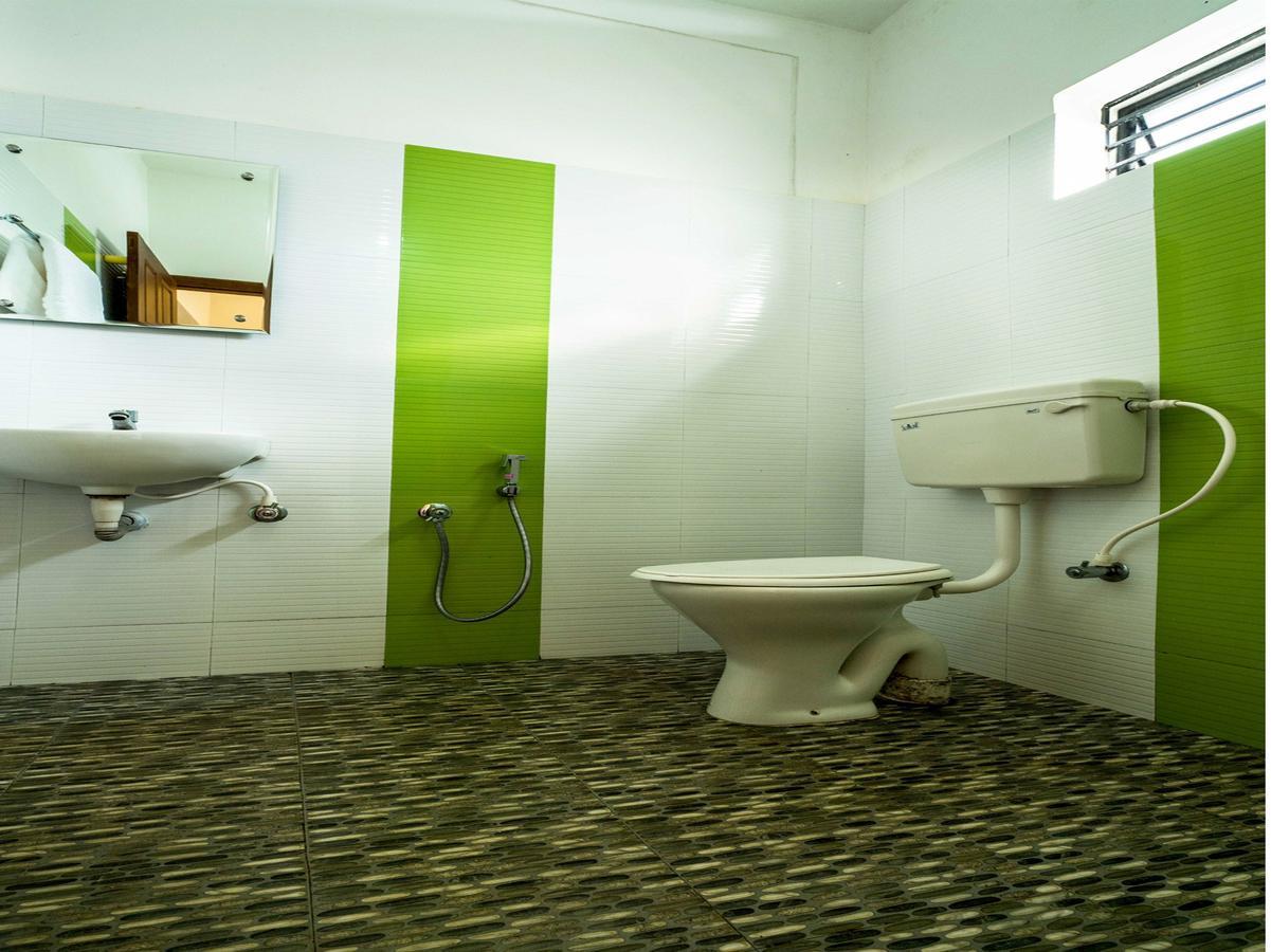 Oyo 9404 Hotel White Fort Манантавади Екстериор снимка