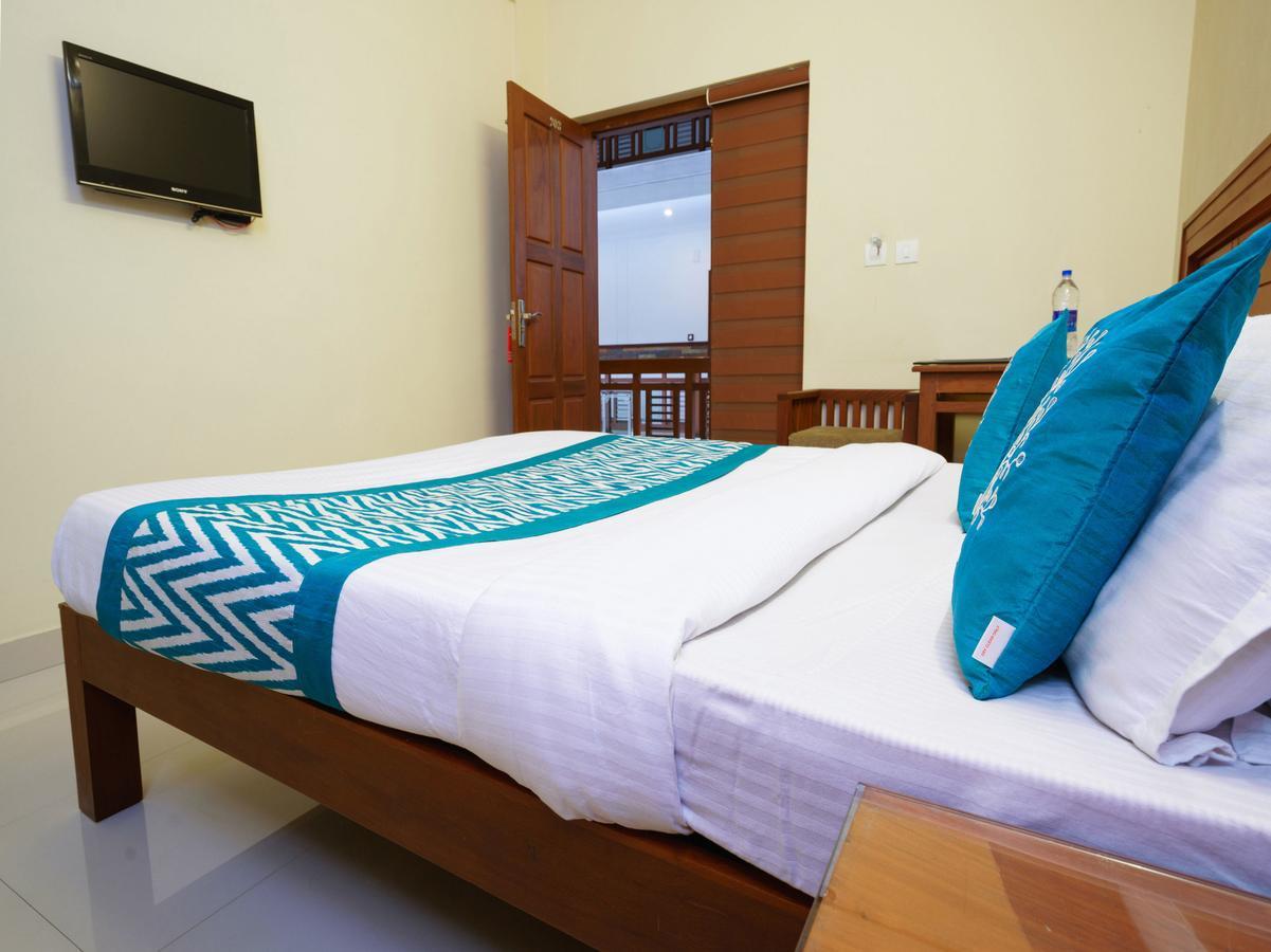 Oyo 9404 Hotel White Fort Манантавади Екстериор снимка