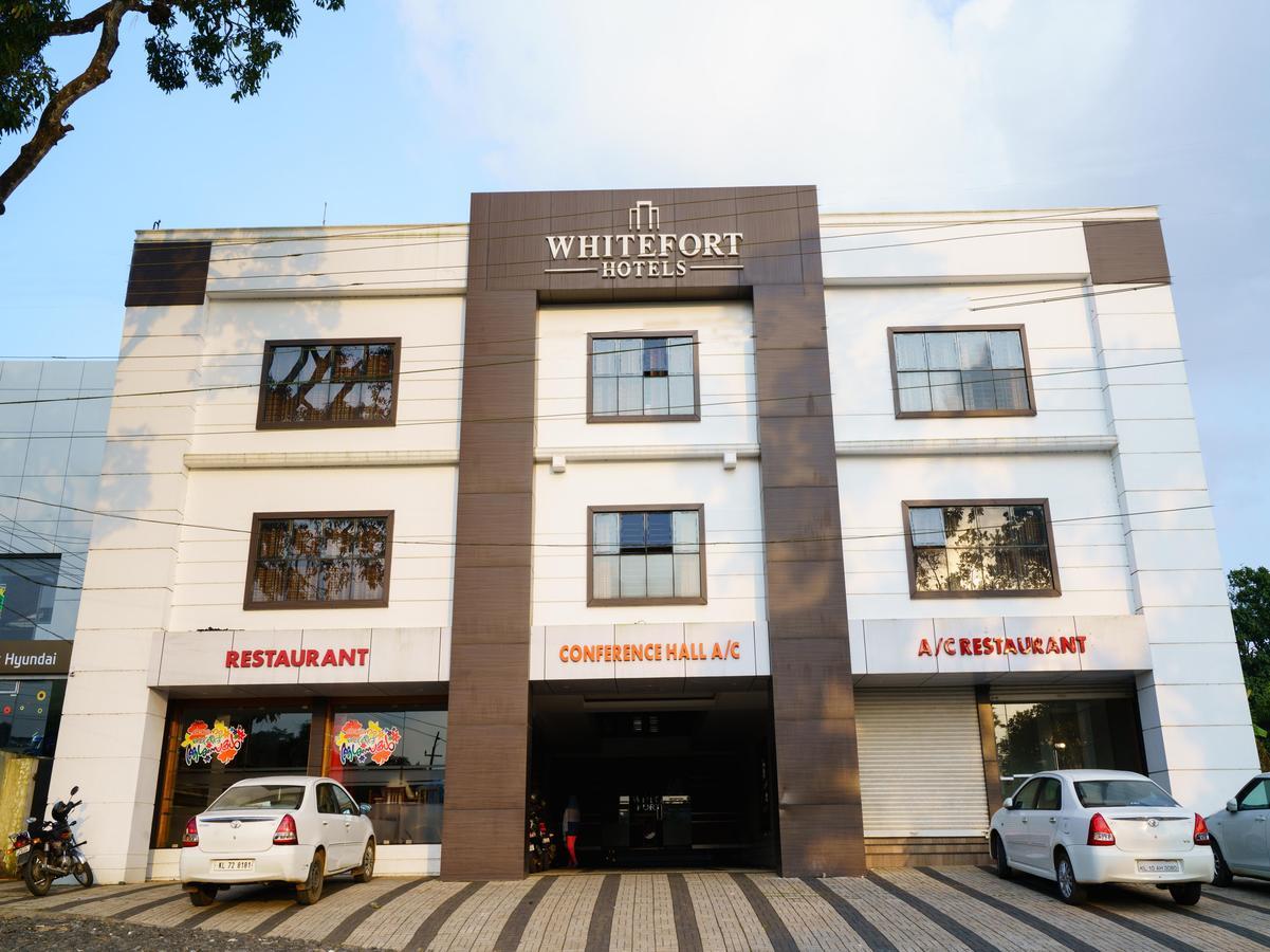 Oyo 9404 Hotel White Fort Манантавади Екстериор снимка
